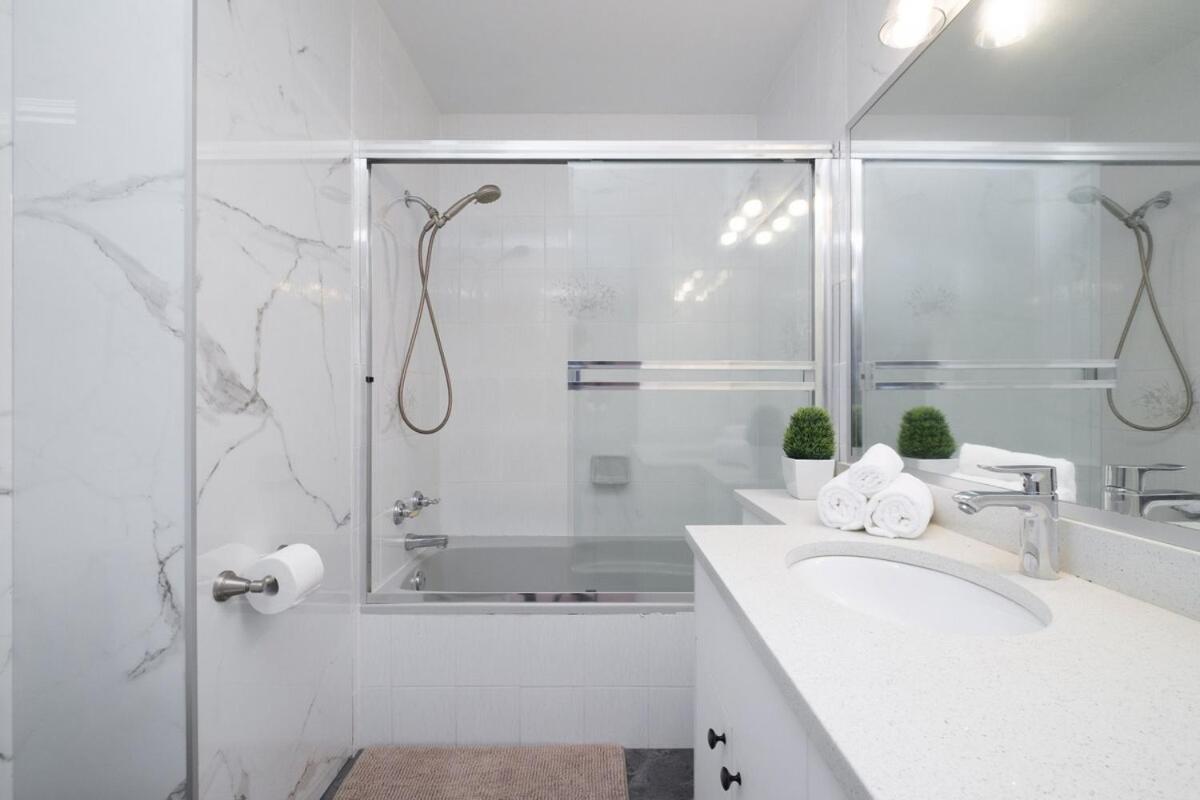 Spacious 4Br W Ensuites Mins To Downtown Yvr Ubc Vancouver Esterno foto