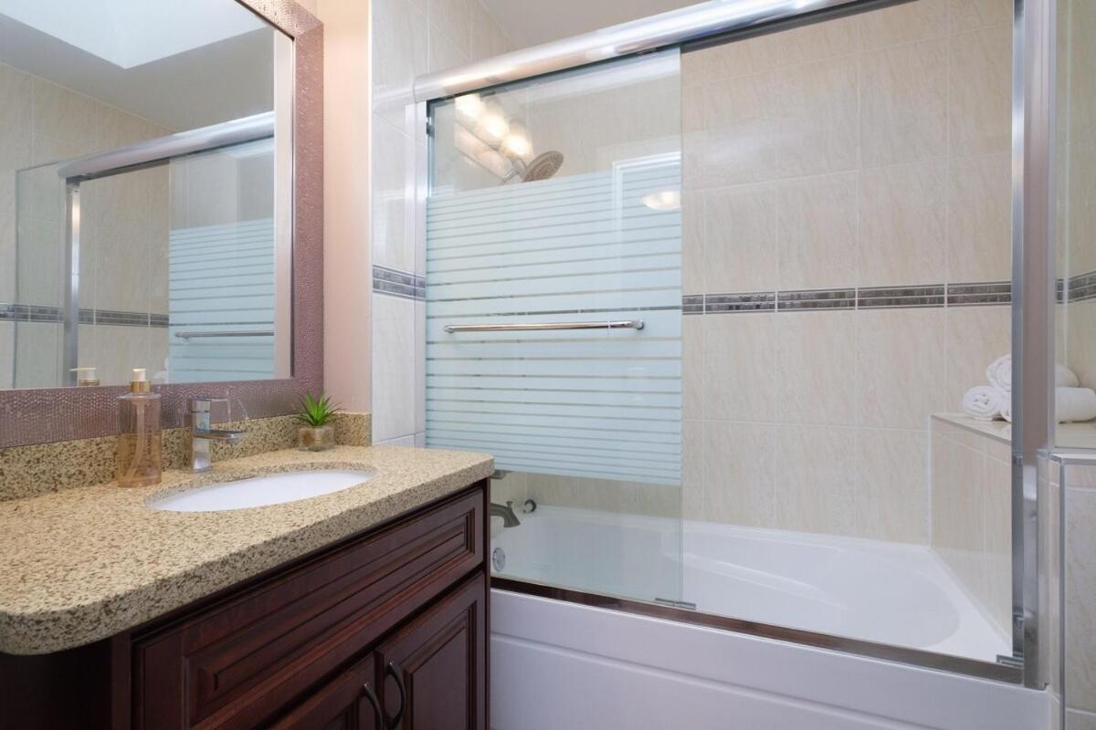 Spacious 4Br W Ensuites Mins To Downtown Yvr Ubc Vancouver Esterno foto